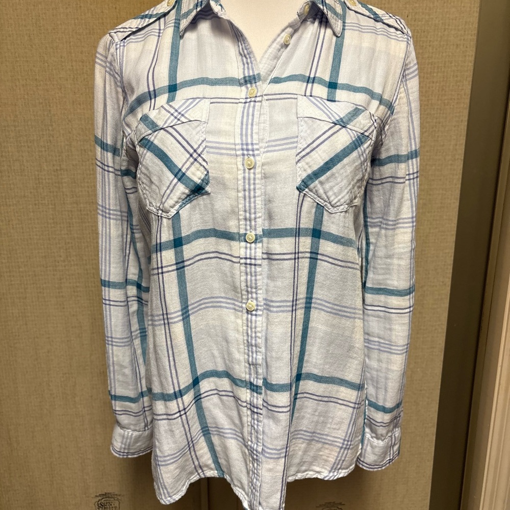 EXPRESS BOYFRIEND -Light Blue Plaid Button-Up Shirt